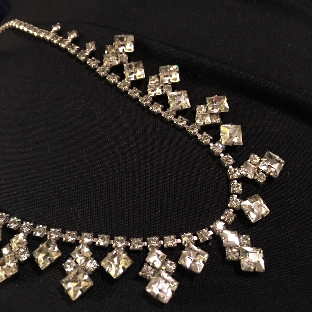 VINTAGE High End Costume Jewelry Necklace 15”